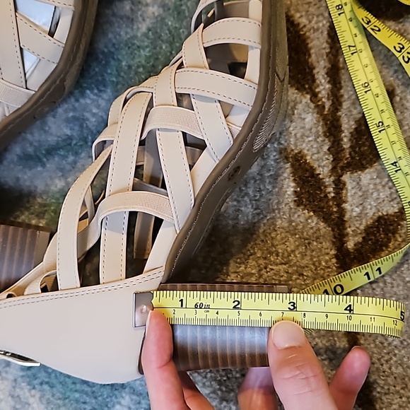 Shoes - Picture 4 of 4